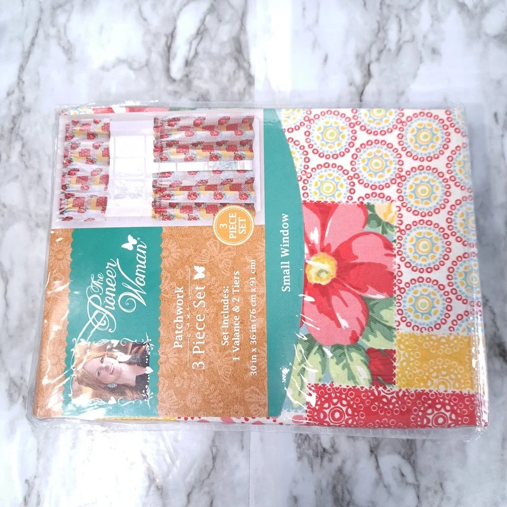 New‎ The Pioneer Woman (3) Piece Patchwork Curtain Floral 30
